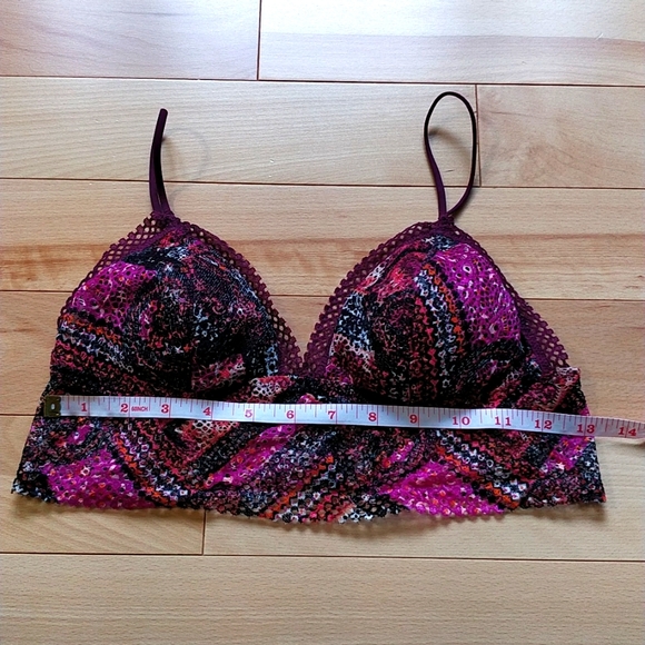 Victoria Secret bralette - Picture 2 of 4